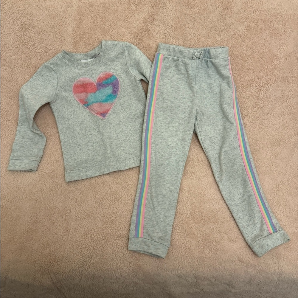 The Children’s Place sweatsuit, toddler girl size 5T, color gray